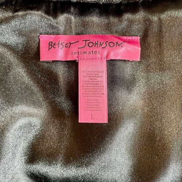 Betsey Johnson Intimates Black Ruffled Robe Size Large - Picture 6 of 6